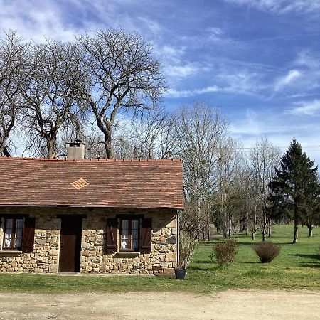 La Maisonnette Des Champs Pierre-Buffière Buitenkant foto