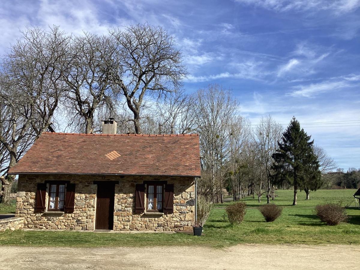 La Maisonnette Des Champs Pierre-Buffière Buitenkant foto