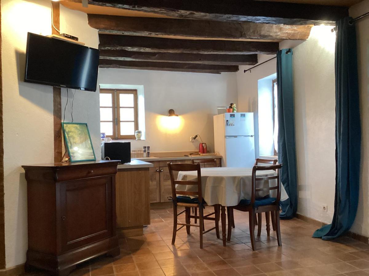 La Maisonnette Des Champs Pierre-Buffière Buitenkant foto