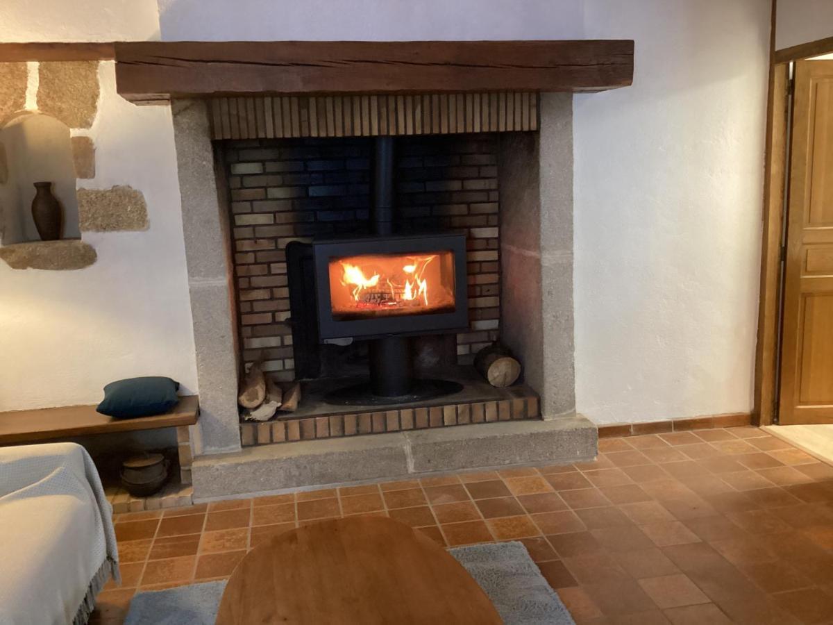 La Maisonnette Des Champs Pierre-Buffière Buitenkant foto